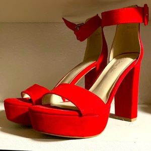 Dream Paris red heels 👠 size 8 for women good condition